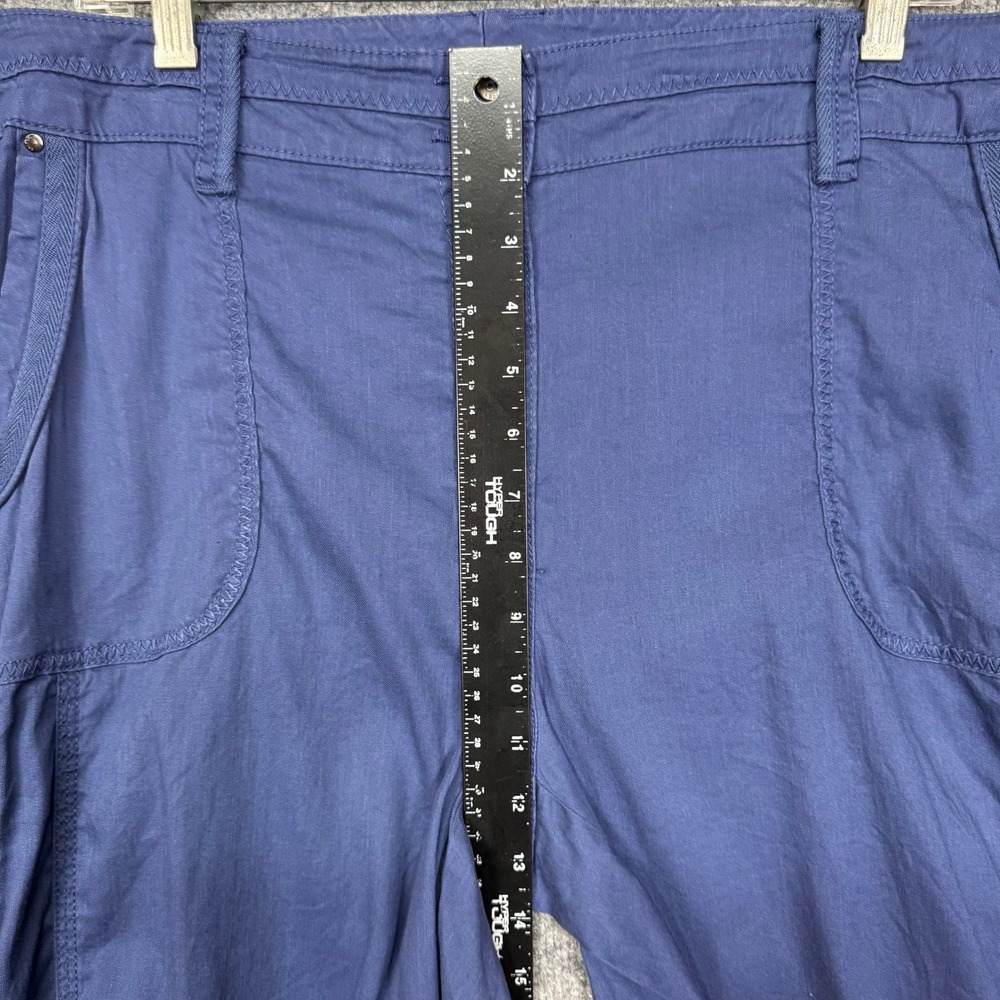 Chicos Bermuda Shorts 2.5 Womens 14 Blue Linen Blend Stretch Utility Pockets - Picture 8 of 11